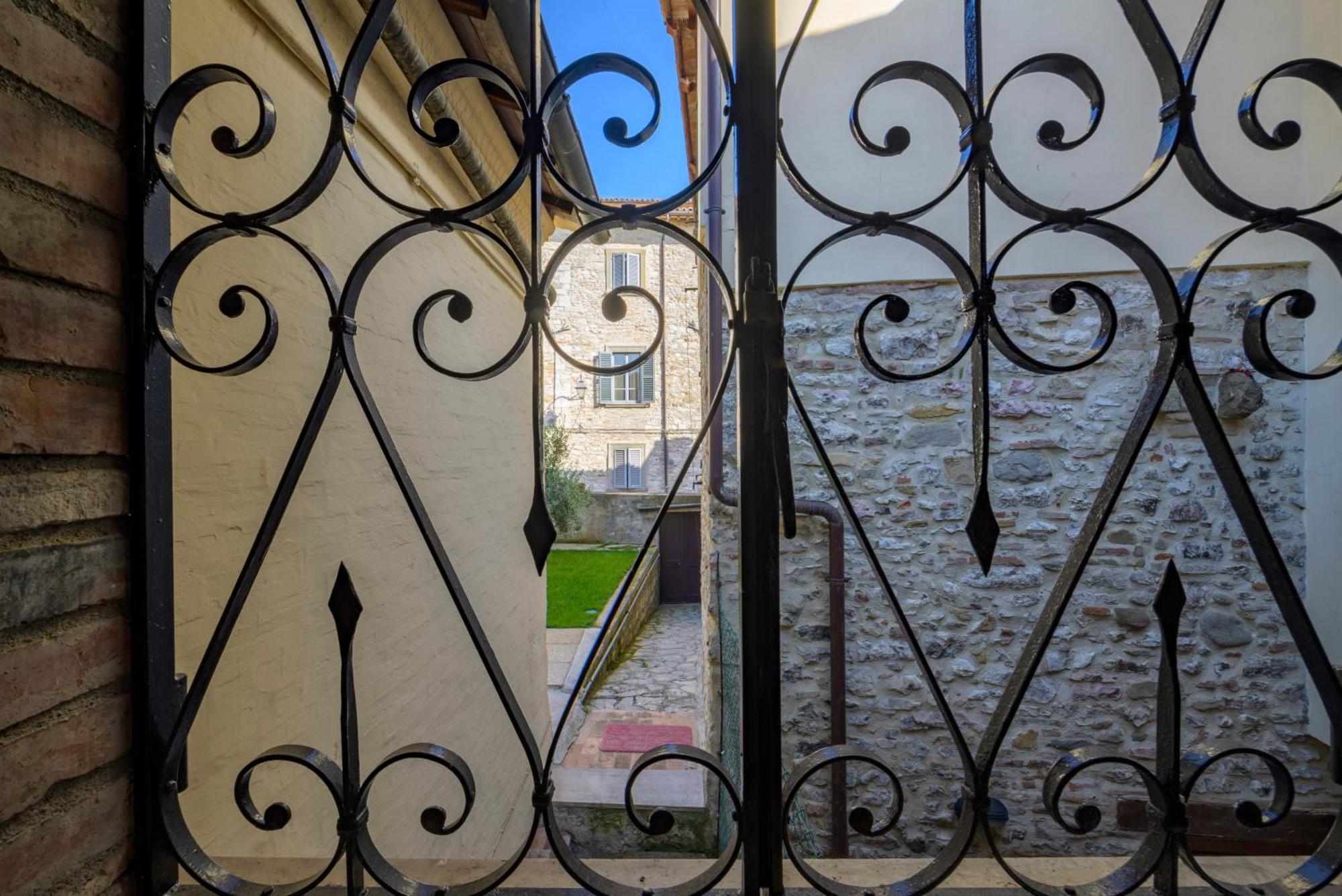 דירות גוביו Via Mazzini 23A מראה חיצוני תמונה